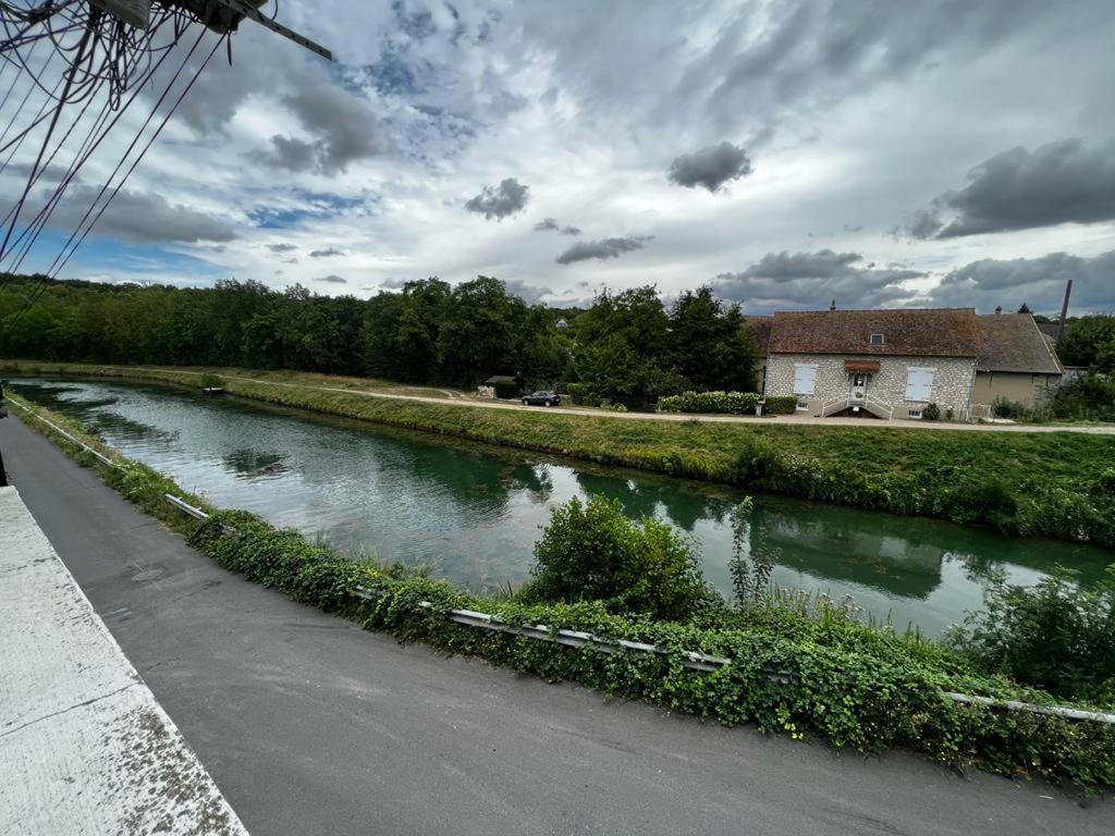 F2+ Au Bord De L'Eau Apartman Moret-sur-Loing Kültér fotó